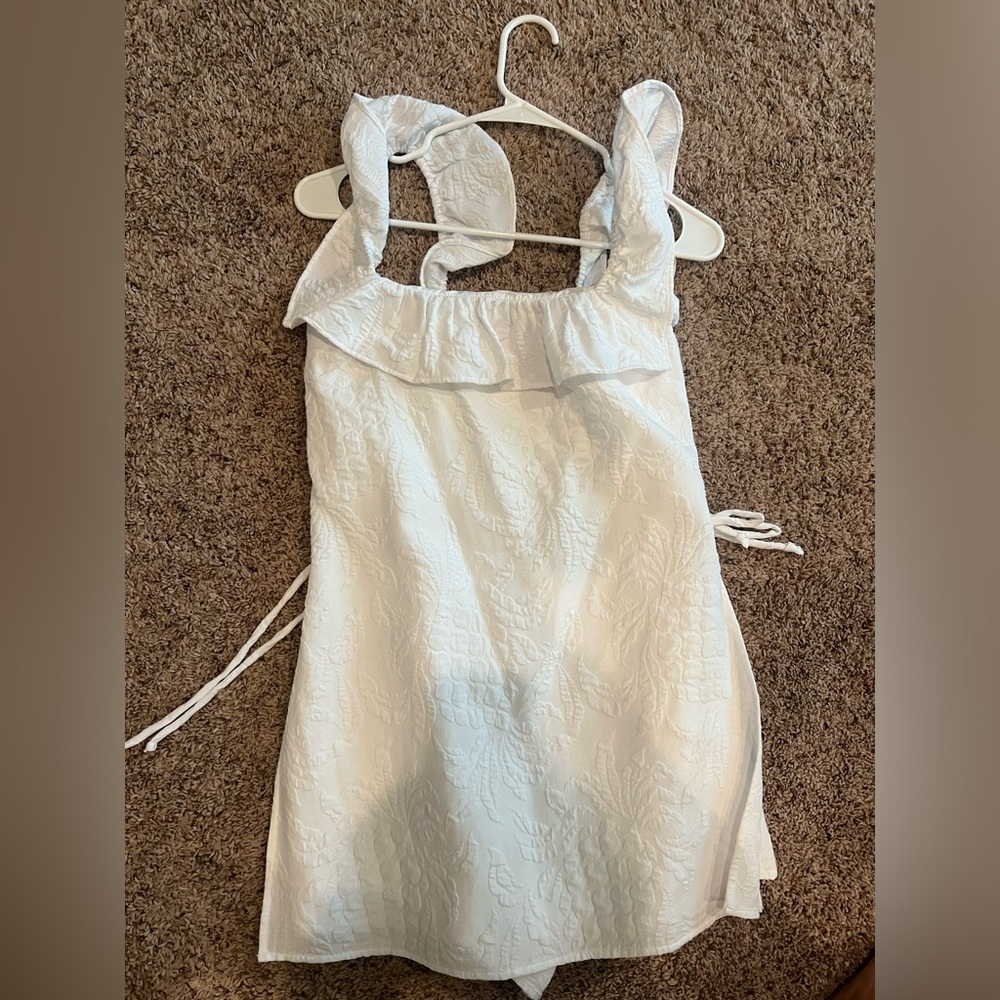 Lilly Pulitzer white hidden romper size 2 EUC